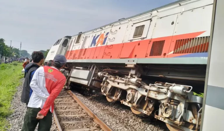 KA Pandalungan Anjlok di Sidoarjo: Kronologi dan Penyebab Kereta Anjlok di Tanggulangin